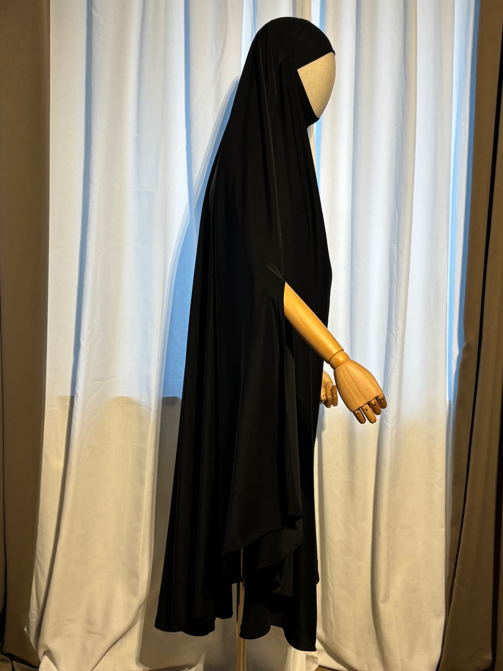 Svart Slit-Khimar