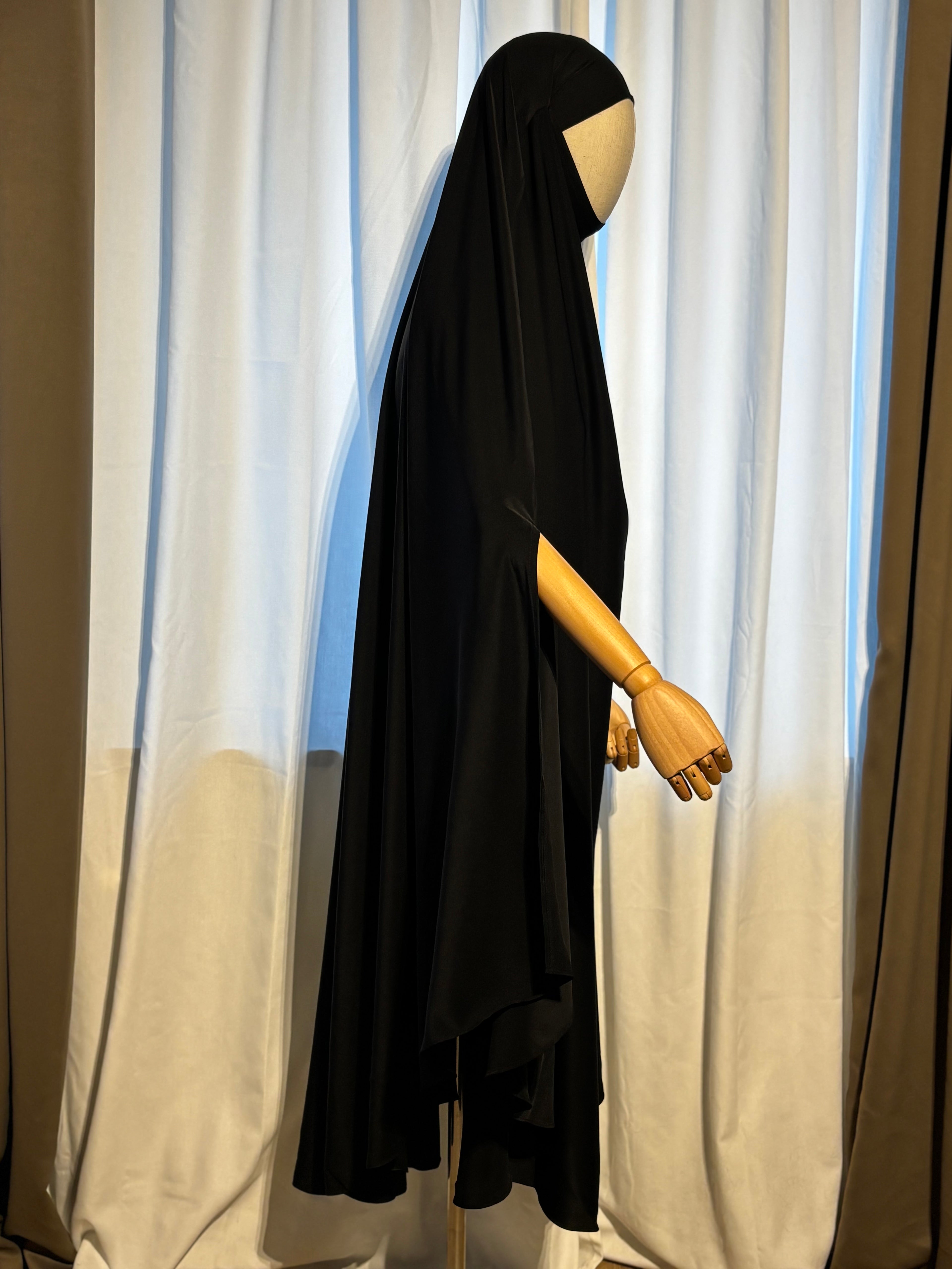 Svart Slit-Khimar