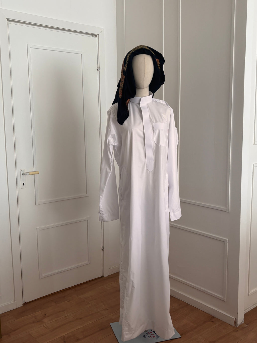 Royal Zipper Saudi Thobe – White