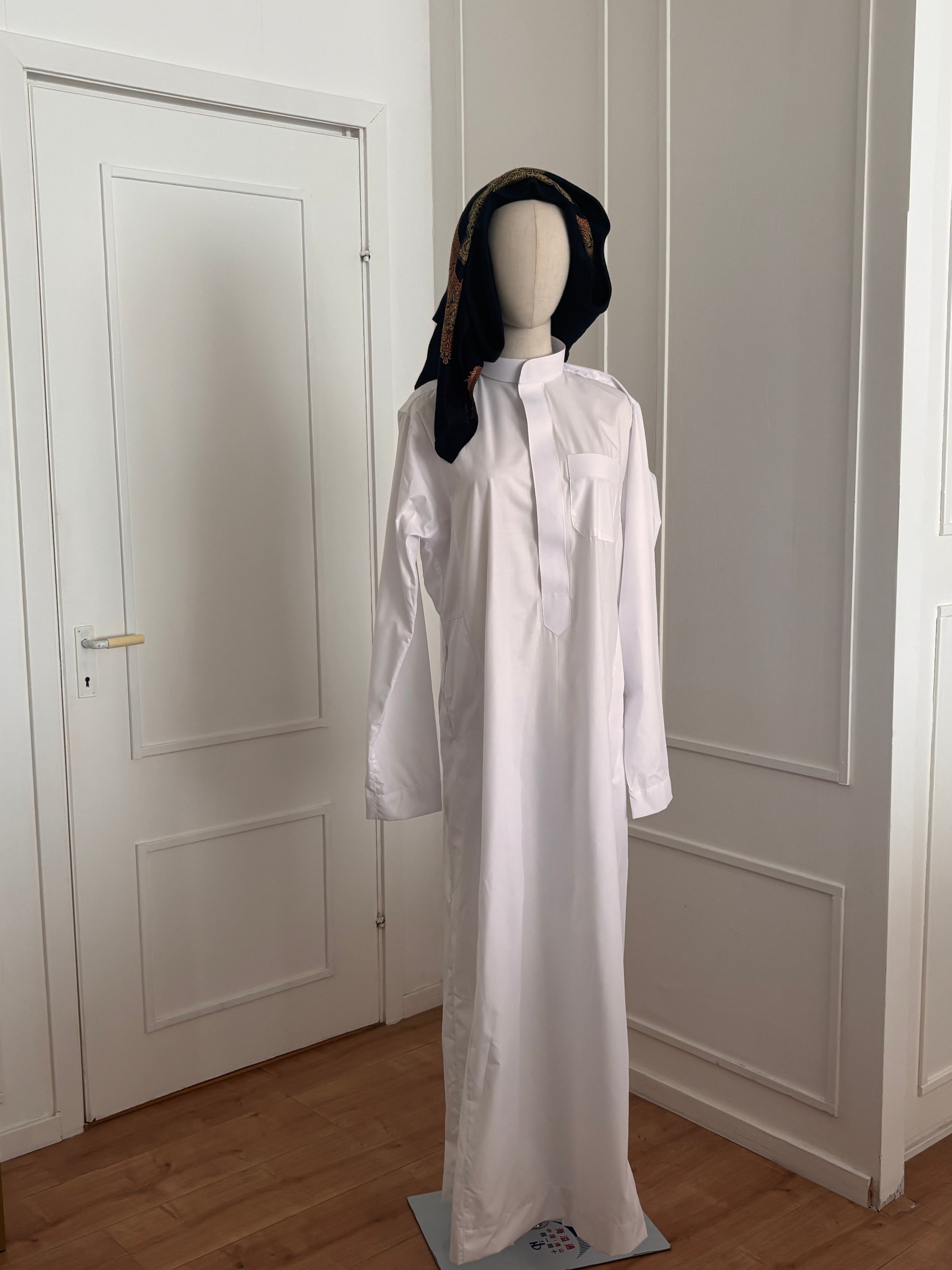Royal Zipper Saudi Thobe – White