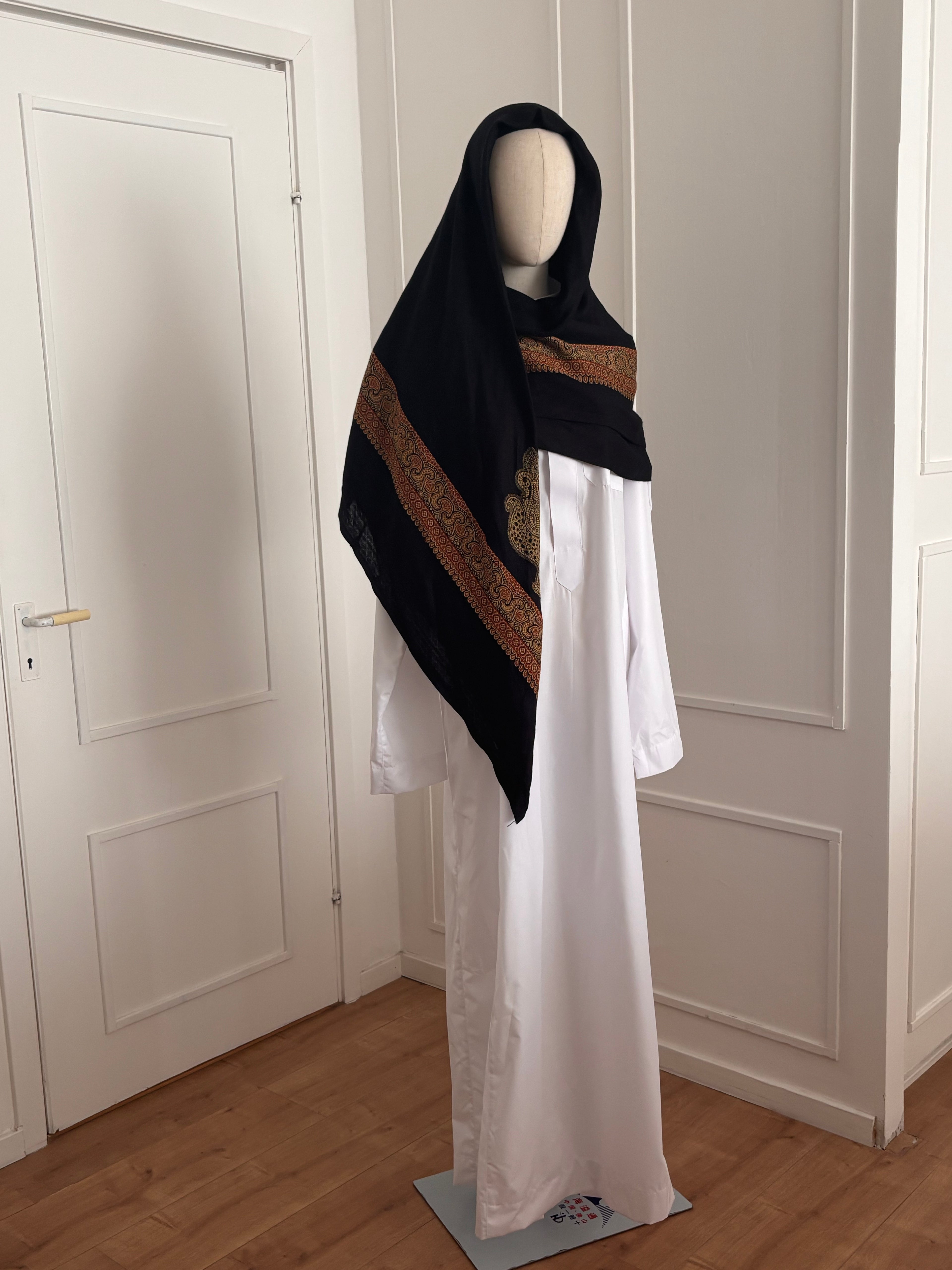 Royal Zipper Saudi Thobe – White